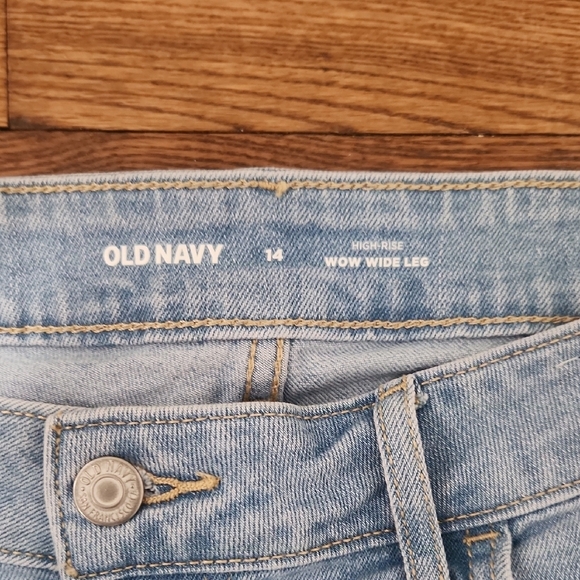 Women's Light Blue Jeans - Picture 2 of 3